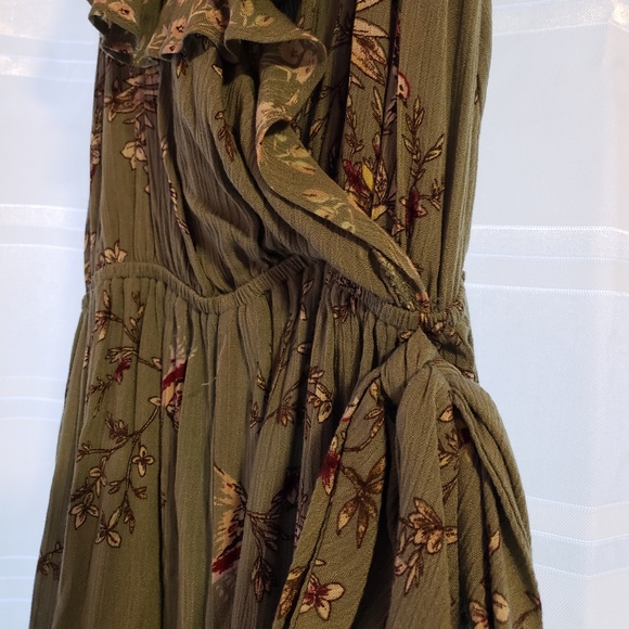 Rue21 Olive Green floral jumpsuit - Picture 3 of 4